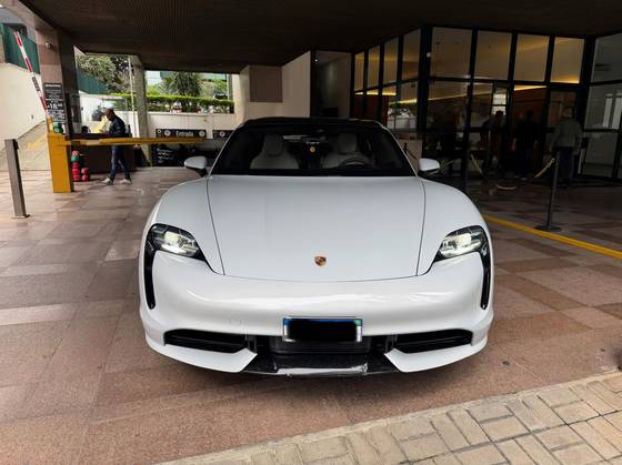 PORSCHE TAYCAN TURBO ELÉTRICO